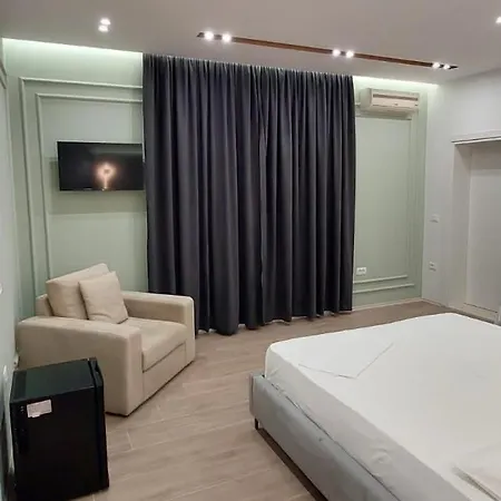 Kristal Hotel