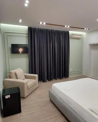 Kristal Hotel