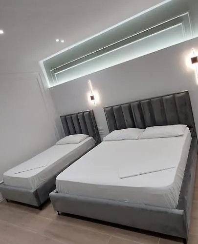 Kristal Hotel