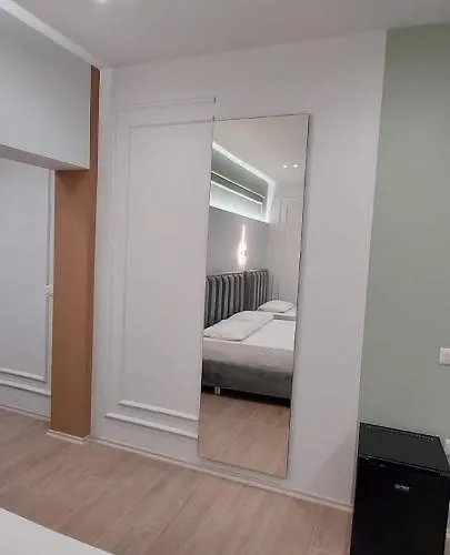 Kristal Hotel Vlorë