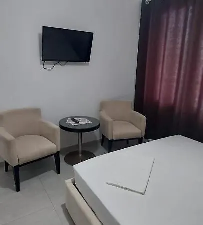 酒店 Kristal Vlorë