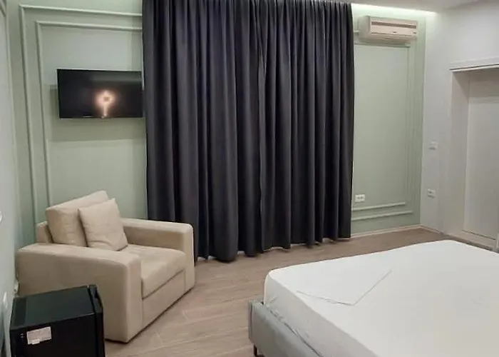 Kristal Hotel